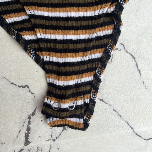 Forever 21 Striped Bodysuit Size small. - Picture 3 of 6